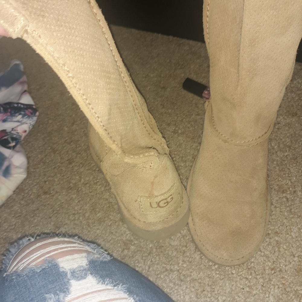 Ugh boots size6